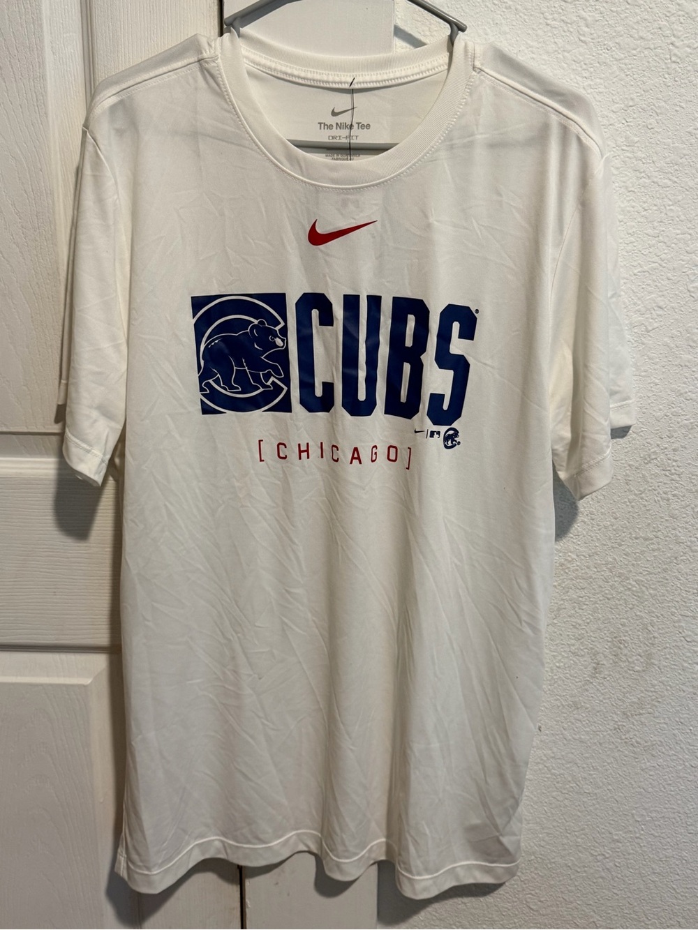 Nike White Chicago Cubs Logo Tee with Red Swoosh and Navy Graphic